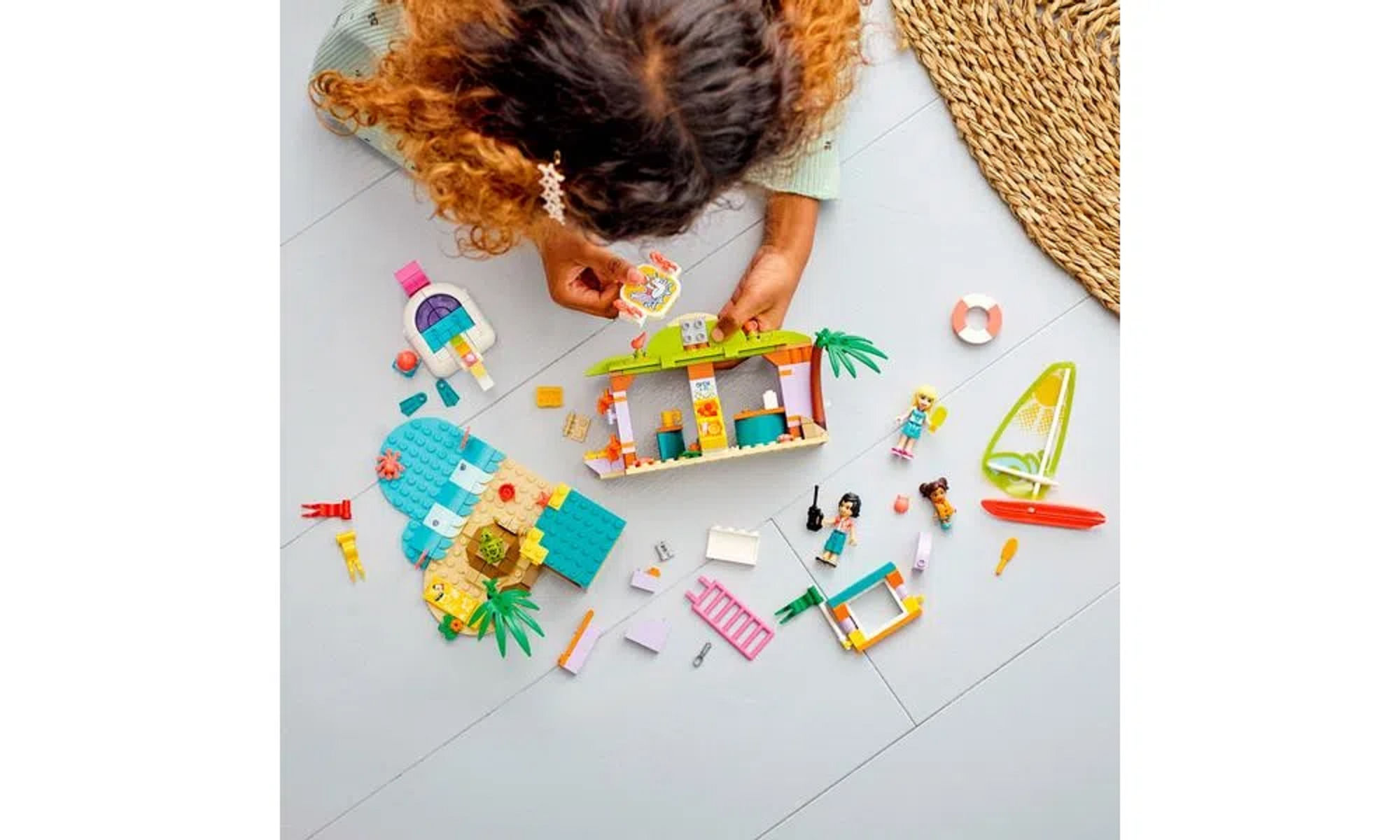 Friends Diversão Na Praia De Surf 41710 4111141710 - Bumerang